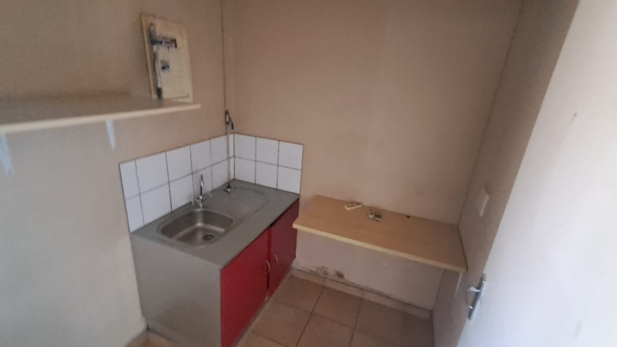 To Let Commercial Property for Rent in Pierre Van Ryneveld Gauteng