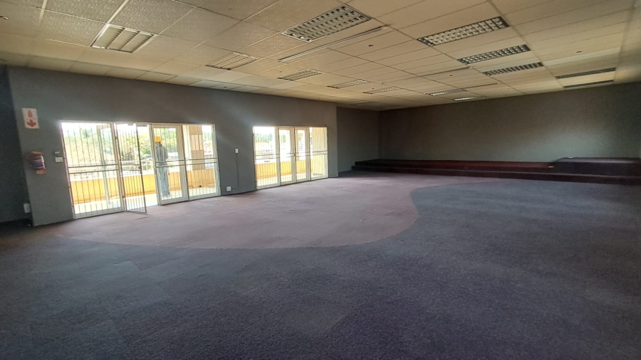 To Let Commercial Property for Rent in Pierre Van Ryneveld Gauteng