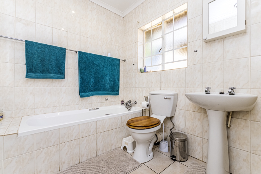 2 Bedroom Property for Sale in Hennops Park Industrial Gauteng
