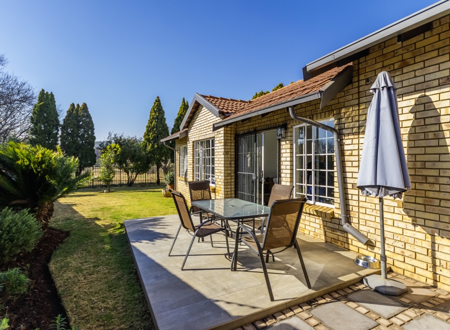 2 Bedroom Property for Sale in Hennops Park Industrial Gauteng