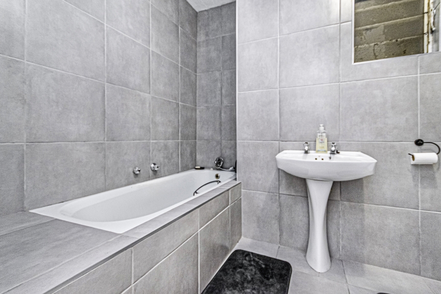 2 Bedroom Property for Sale in Lyttelton Manor Gauteng