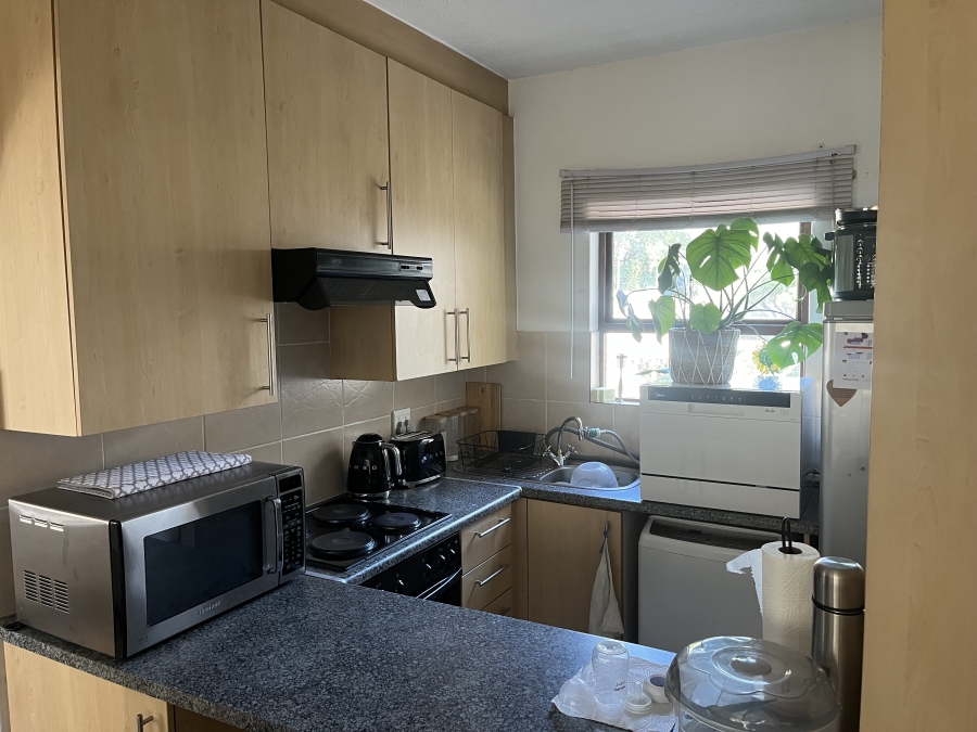 To Let 1 Bedroom Property for Rent in Douglasdale Gauteng