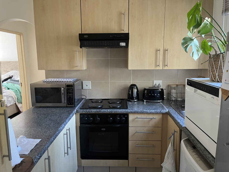 To Let 1 Bedroom Property for Rent in Douglasdale Gauteng