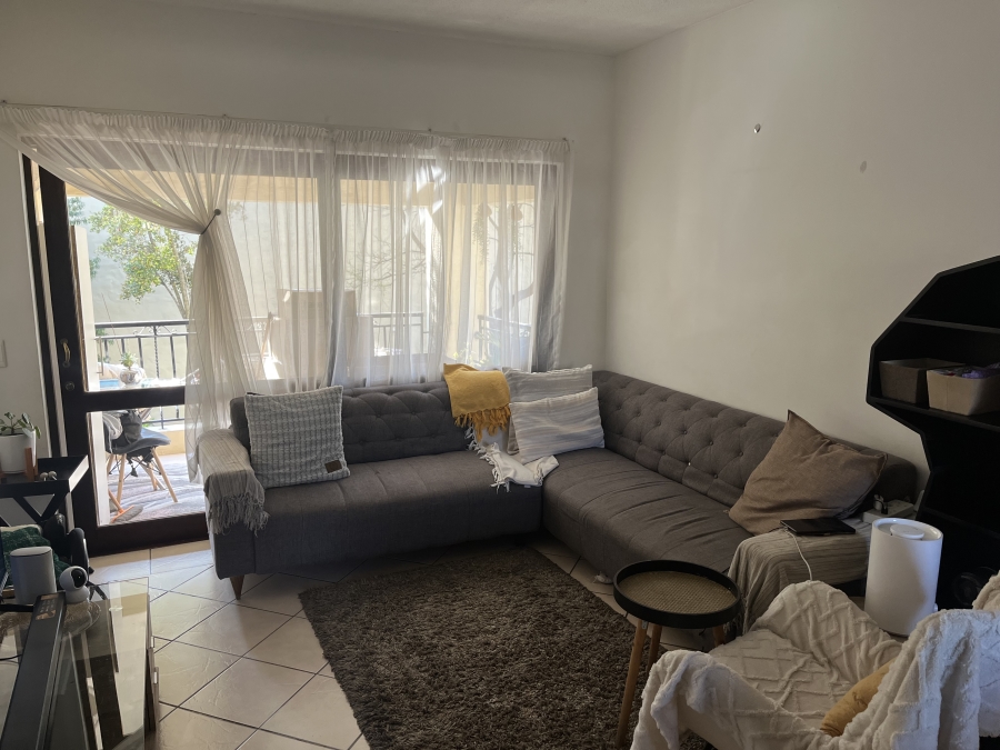 To Let 1 Bedroom Property for Rent in Douglasdale Gauteng