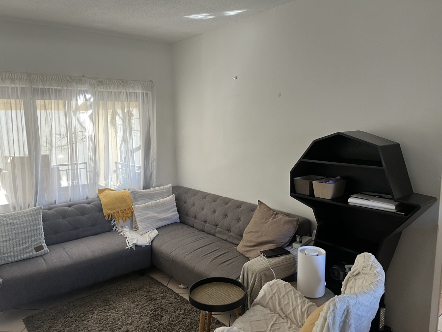To Let 1 Bedroom Property for Rent in Douglasdale Gauteng
