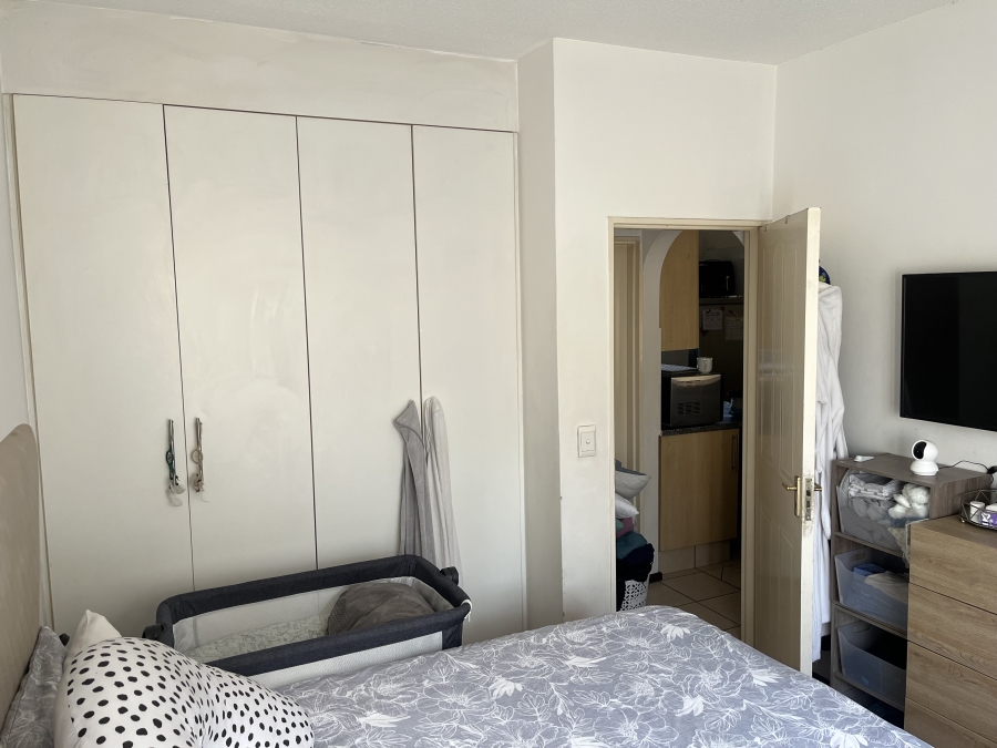 To Let 1 Bedroom Property for Rent in Douglasdale Gauteng