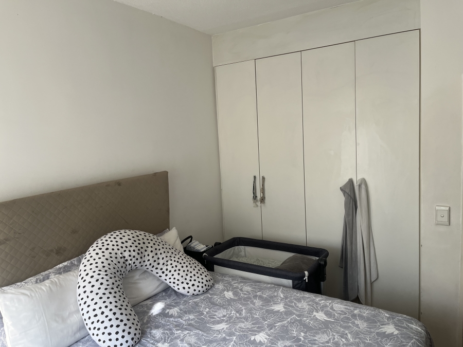To Let 1 Bedroom Property for Rent in Douglasdale Gauteng
