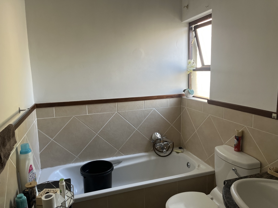 To Let 1 Bedroom Property for Rent in Douglasdale Gauteng