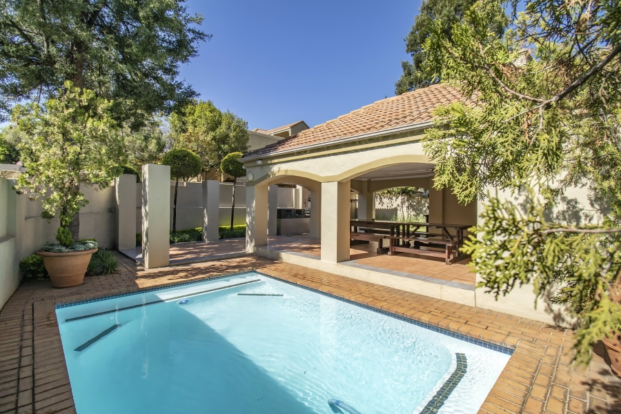 To Let 1 Bedroom Property for Rent in Douglasdale Gauteng