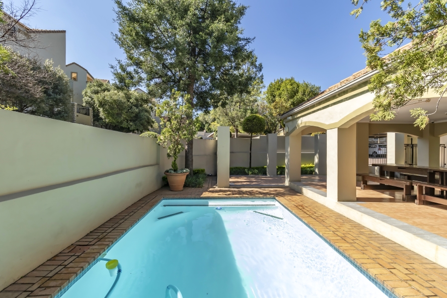 To Let 1 Bedroom Property for Rent in Douglasdale Gauteng