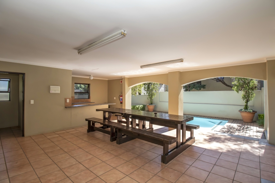 To Let 1 Bedroom Property for Rent in Douglasdale Gauteng