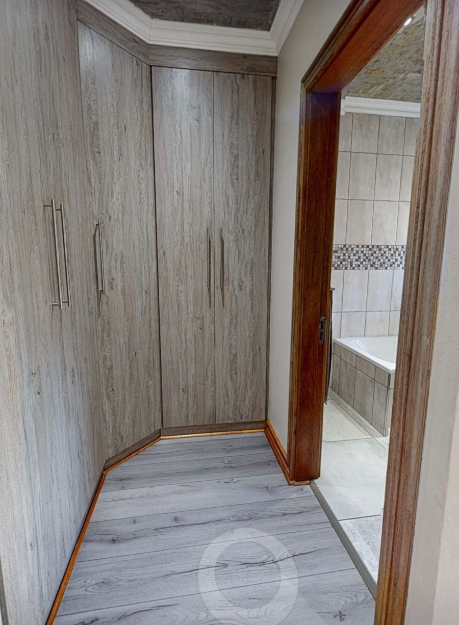 4 Bedroom Property for Sale in Comet Gauteng
