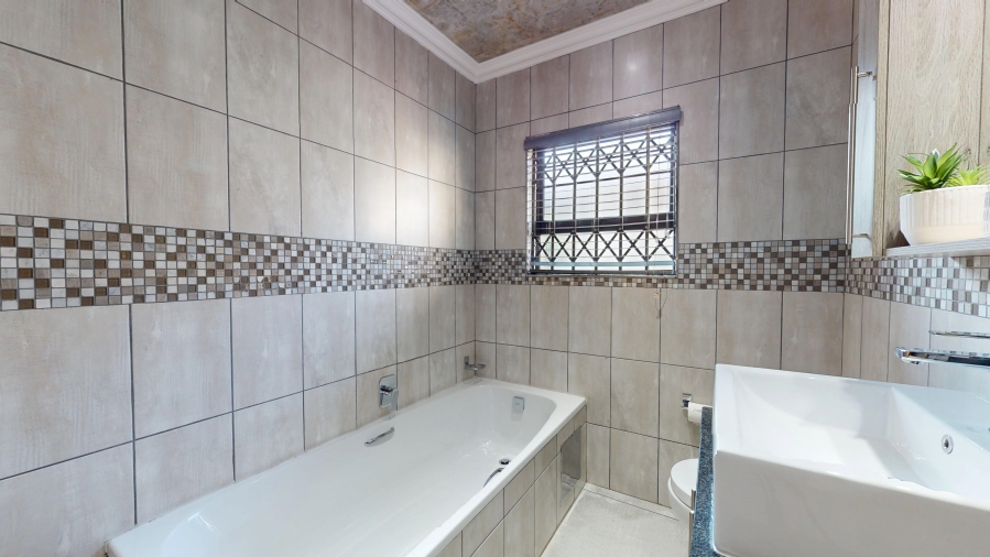 4 Bedroom Property for Sale in Comet Gauteng