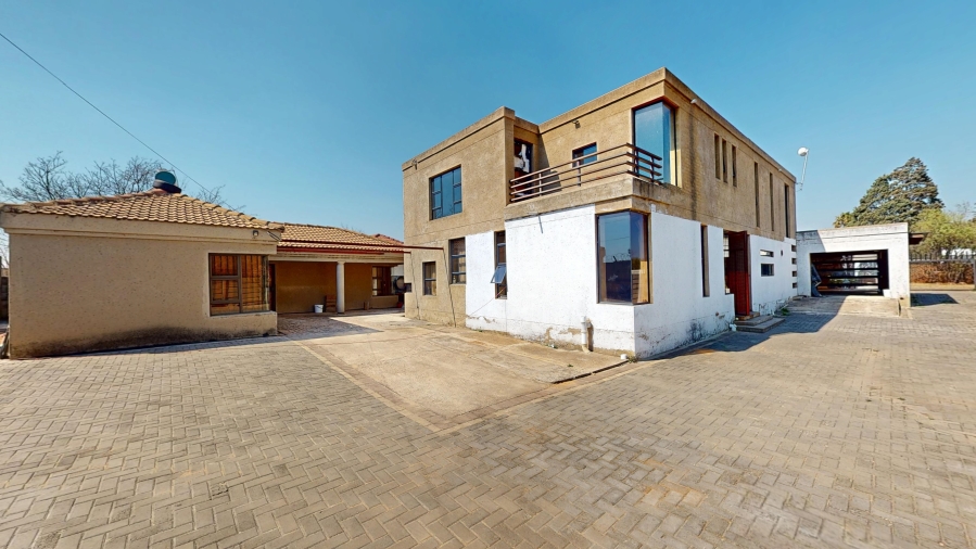 7 Bedroom Property for Sale in Klippoortje Gauteng