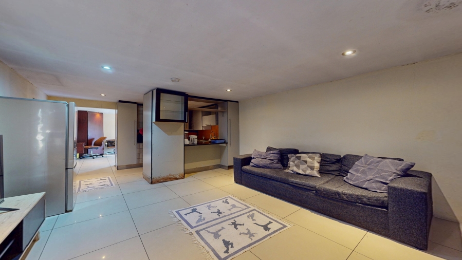 7 Bedroom Property for Sale in Klippoortje Gauteng