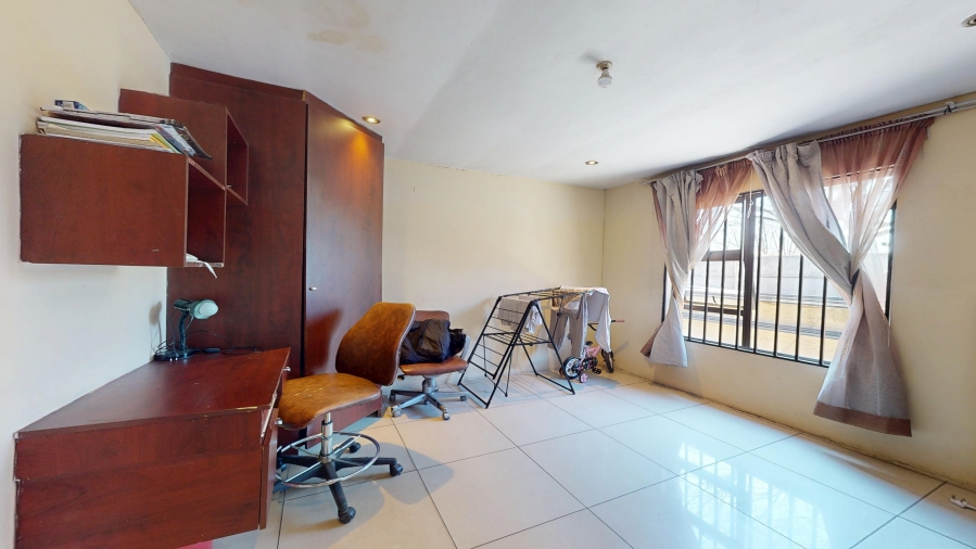 7 Bedroom Property for Sale in Klippoortje Gauteng