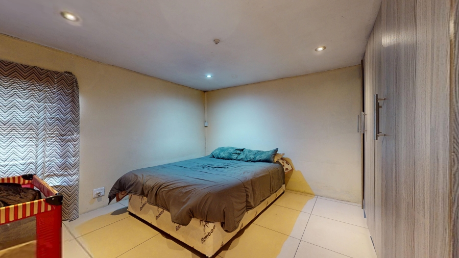 7 Bedroom Property for Sale in Klippoortje Gauteng