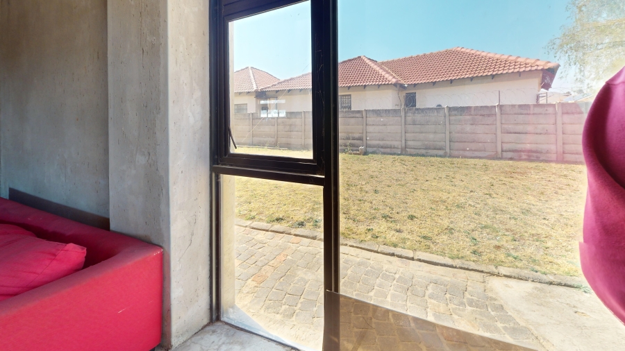 7 Bedroom Property for Sale in Klippoortje Gauteng
