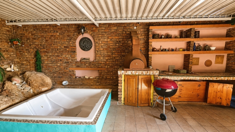 5 Bedroom Property for Sale in Villieria Gauteng
