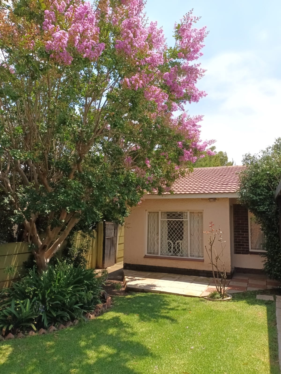 1 Bedroom Property for Sale in Meadowbrook Gauteng