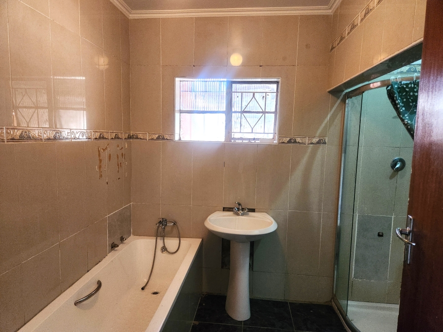 To Let 3 Bedroom Property for Rent in Kensington Gauteng