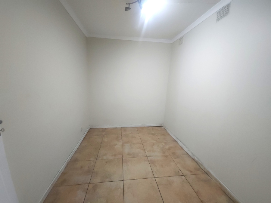 To Let 3 Bedroom Property for Rent in Kensington Gauteng