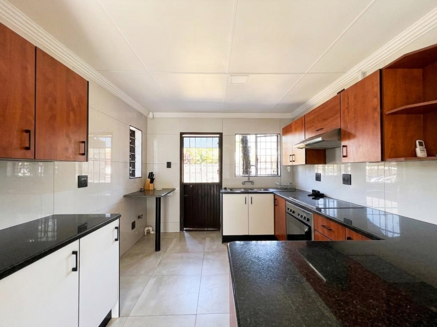 3 Bedroom Property for Sale in Bloubosrand Gauteng