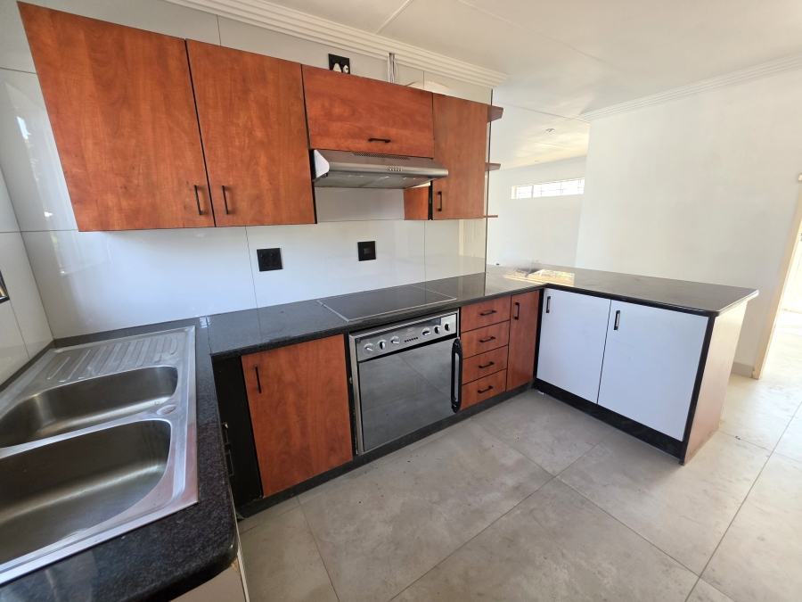 3 Bedroom Property for Sale in Bloubosrand Gauteng