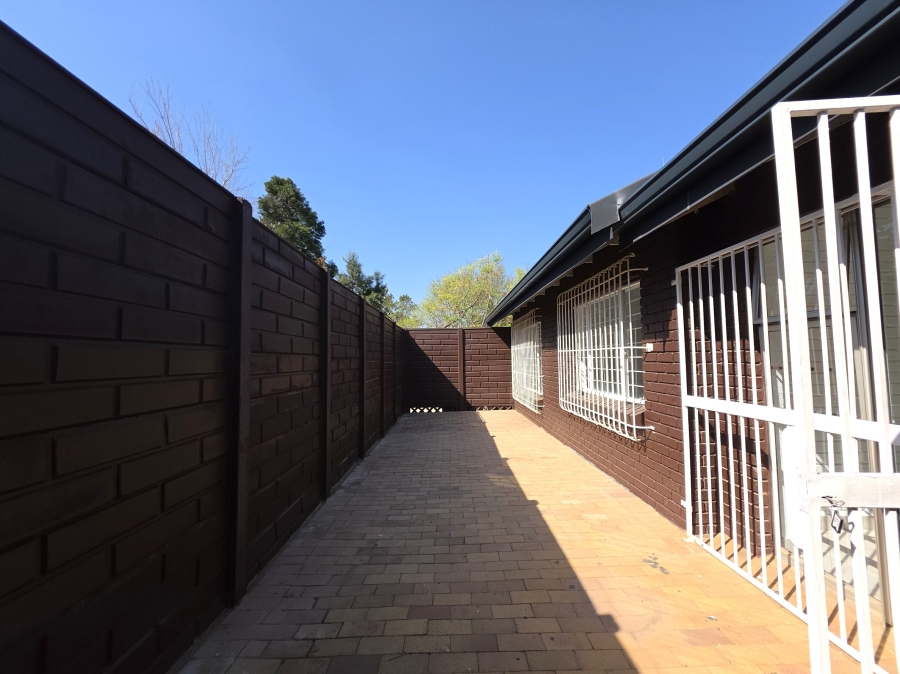 3 Bedroom Property for Sale in Bloubosrand Gauteng