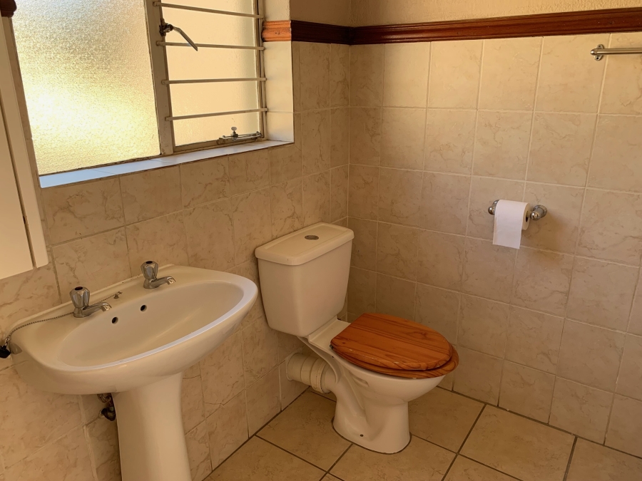 To Let 1 Bedroom Property for Rent in La Montagne Gauteng