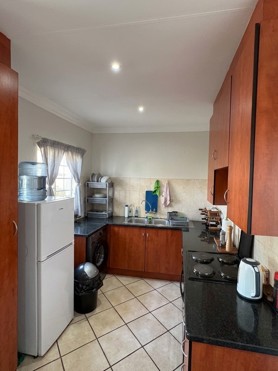 To Let 1 Bedroom Property for Rent in La Montagne Gauteng