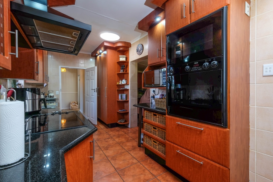 4 Bedroom Property for Sale in Roodekrans Gauteng