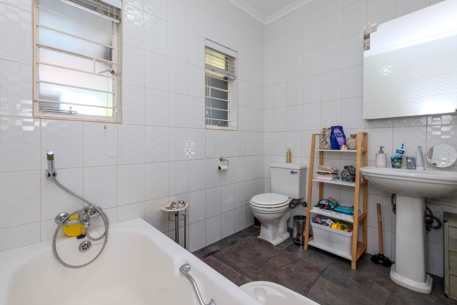 4 Bedroom Property for Sale in Roodekrans Gauteng
