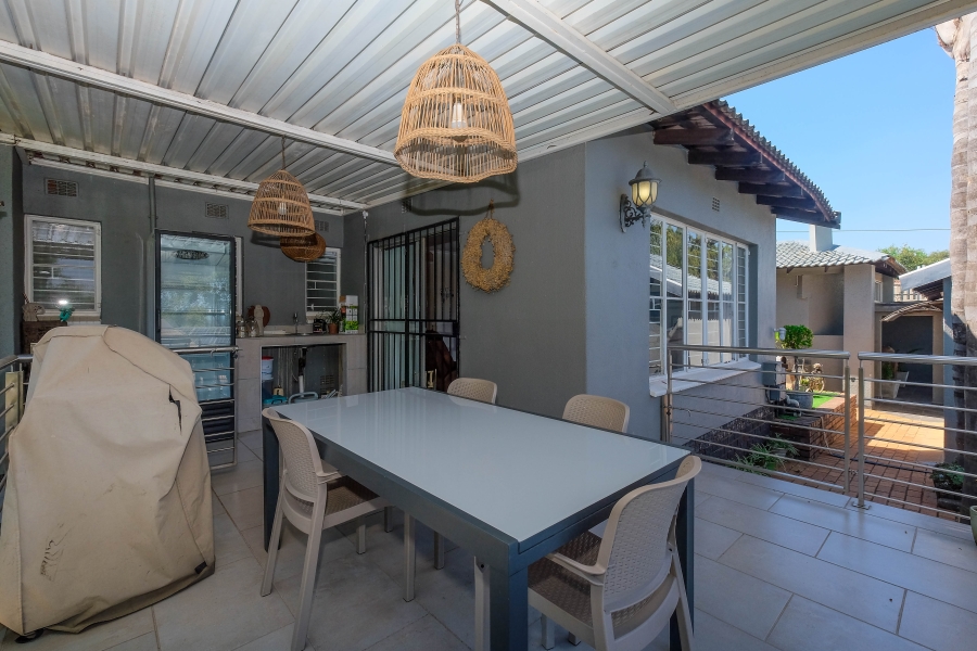 4 Bedroom Property for Sale in Roodekrans Gauteng