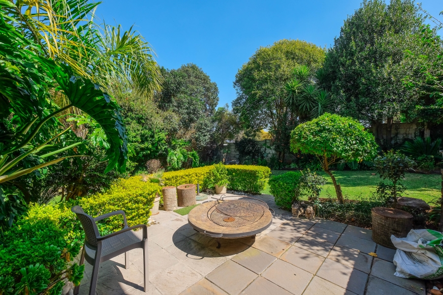 4 Bedroom Property for Sale in Roodekrans Gauteng