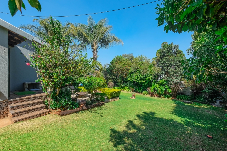 4 Bedroom Property for Sale in Roodekrans Gauteng