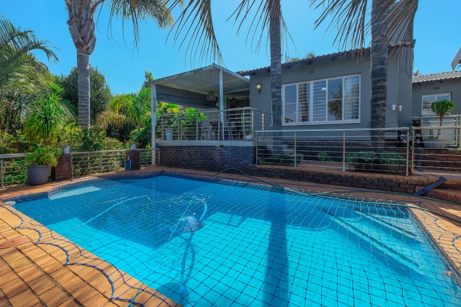 4 Bedroom Property for Sale in Roodekrans Gauteng