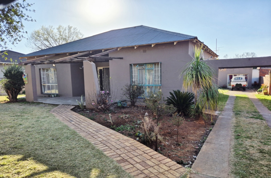 3 Bedroom Property for Sale in Selection Park Gauteng