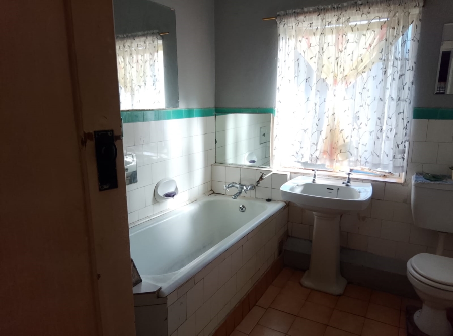 3 Bedroom Property for Sale in Selection Park Gauteng