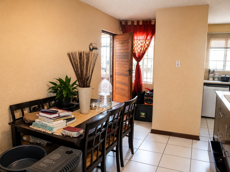 2 Bedroom Property for Sale in Vorna Valley Gauteng