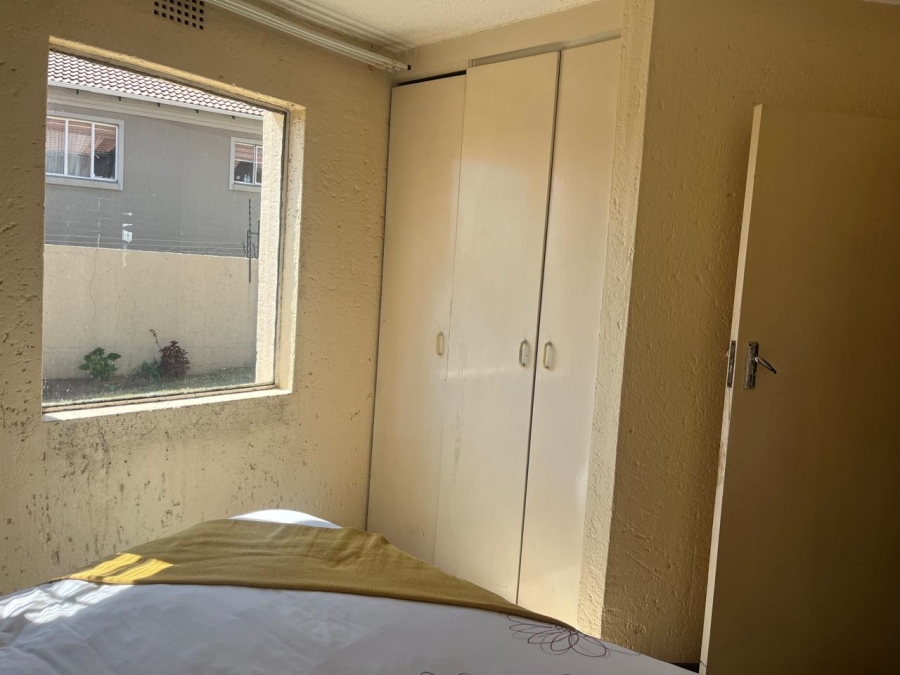 2 Bedroom Property for Sale in Vorna Valley Gauteng