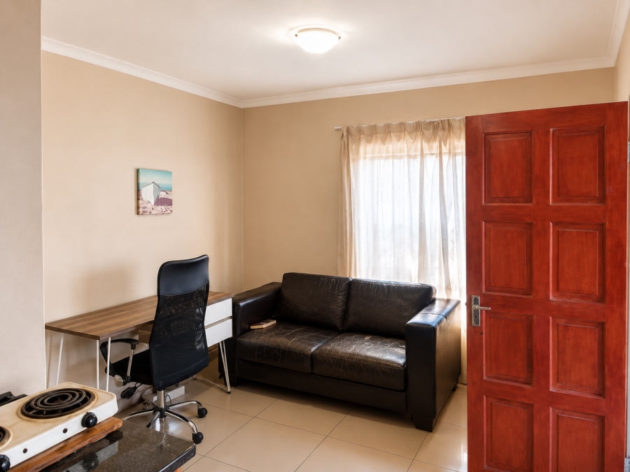 2 Bedroom Property for Sale in Clayville Gauteng
