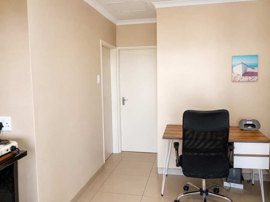 2 Bedroom Property for Sale in Clayville Gauteng