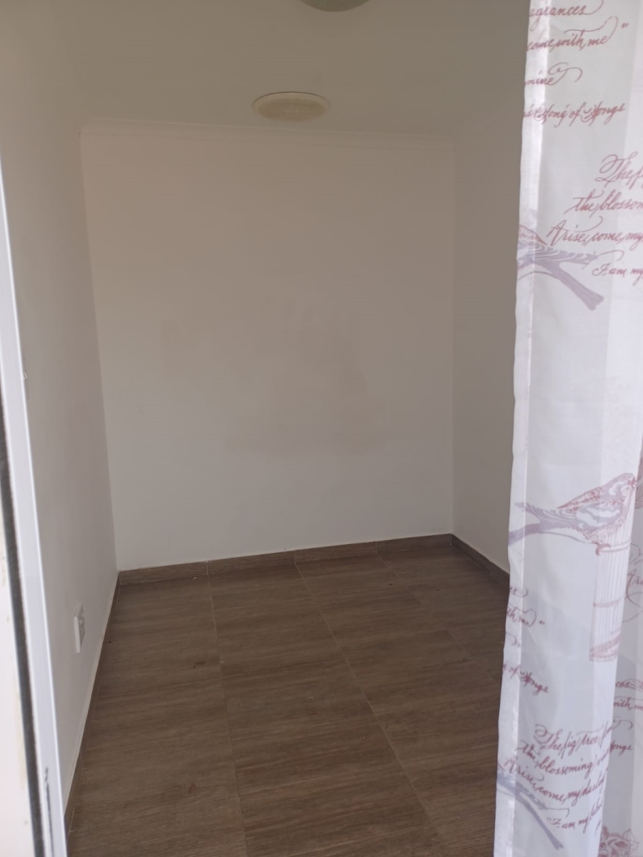To Let 1 Bedroom Property for Rent in Breaunanda Gauteng