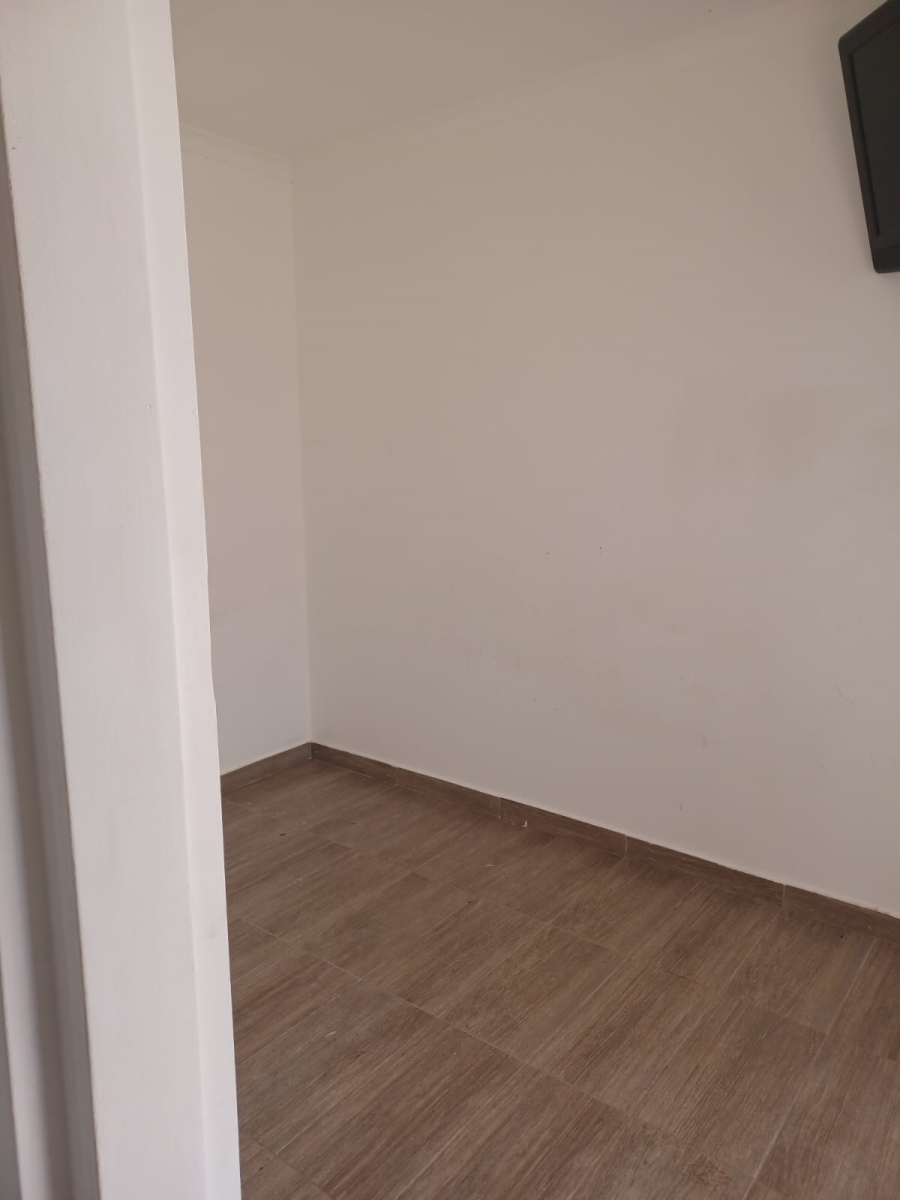 To Let 1 Bedroom Property for Rent in Breaunanda Gauteng