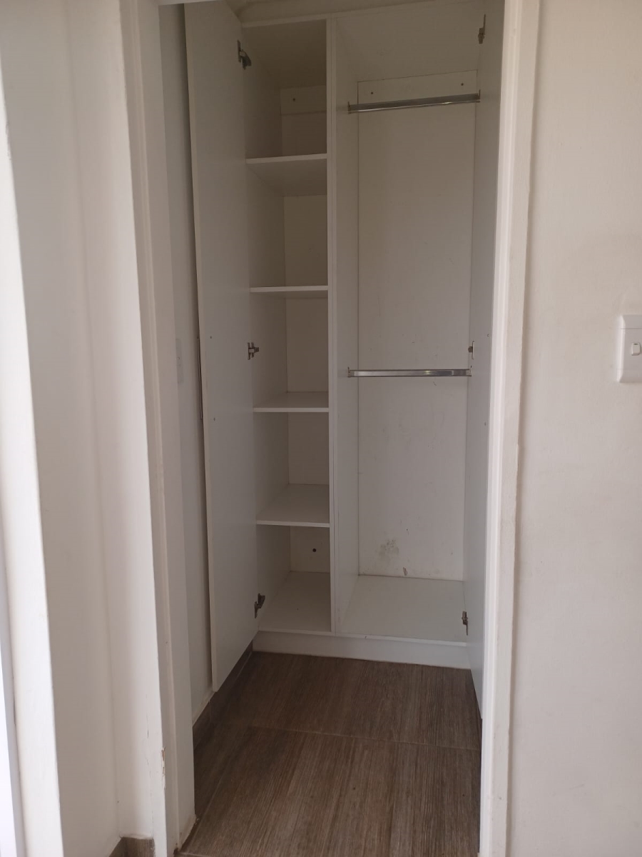 To Let 1 Bedroom Property for Rent in Breaunanda Gauteng