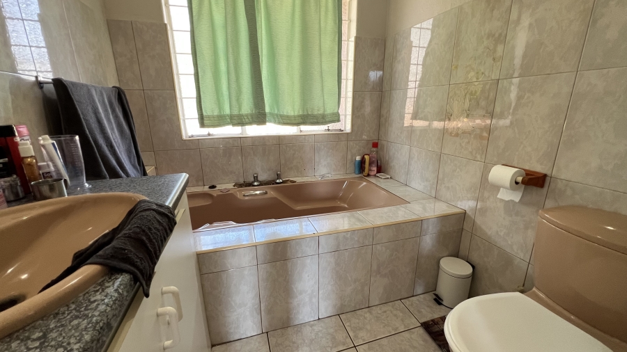 4 Bedroom Property for Sale in Randgate Gauteng