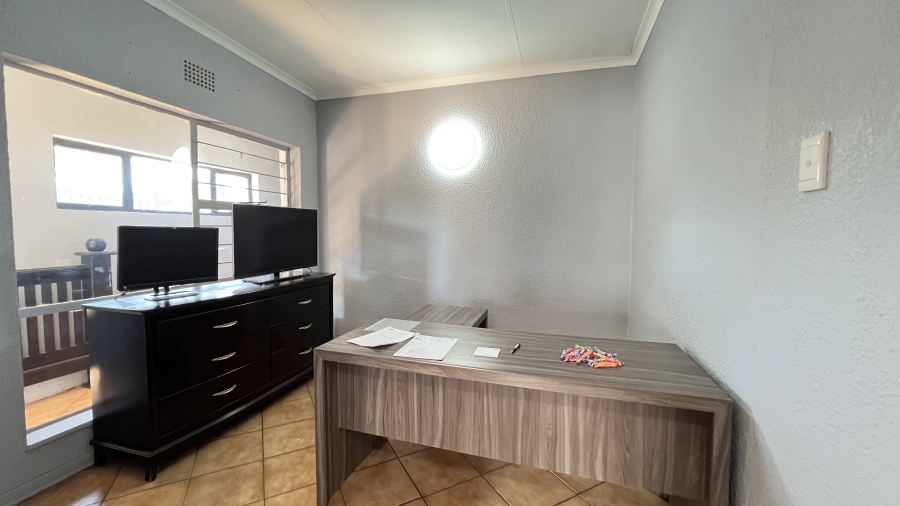3 Bedroom Property for Sale in Greenhills Gauteng