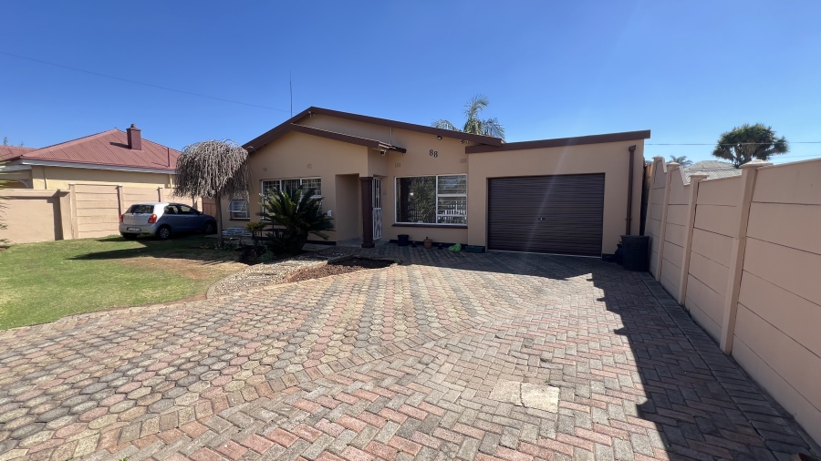 4 Bedroom Property for Sale in Krugersdorp West Gauteng