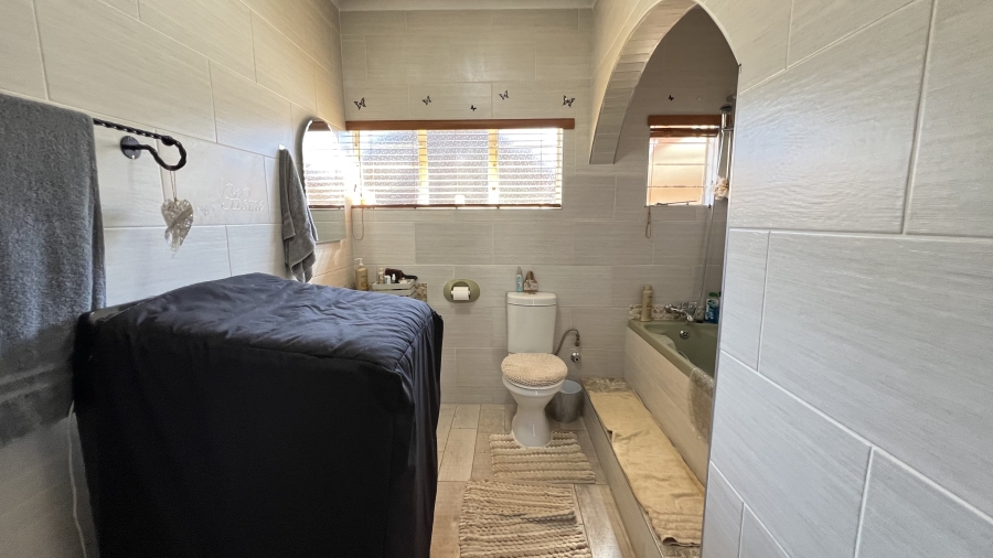 4 Bedroom Property for Sale in Krugersdorp West Gauteng